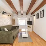 Lores Apartman